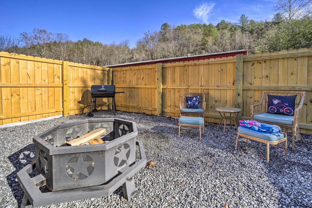 Whittier Smoky Mountain Vacation Rental With Hot Tub And Kayaks מראה חיצוני תמונה