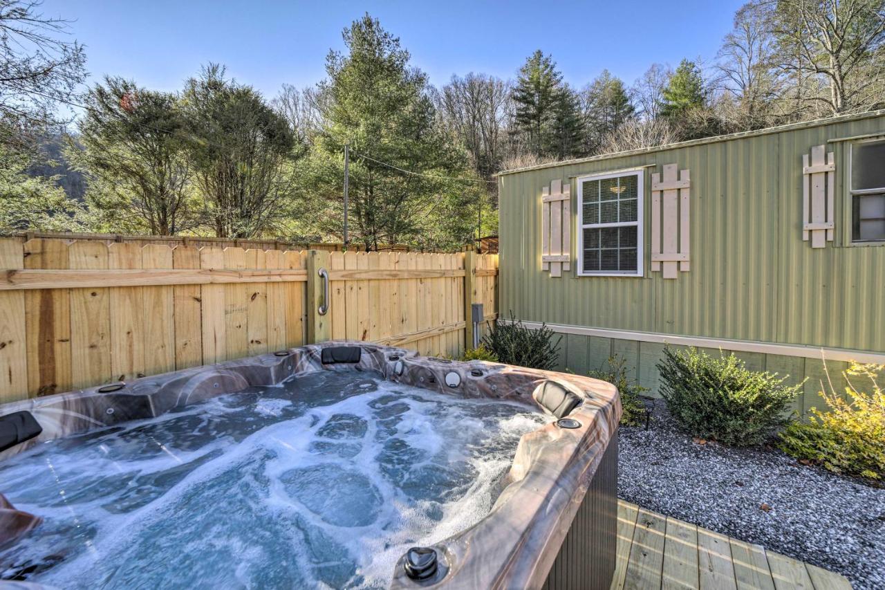 Whittier Smoky Mountain Vacation Rental With Hot Tub And Kayaks מראה חיצוני תמונה