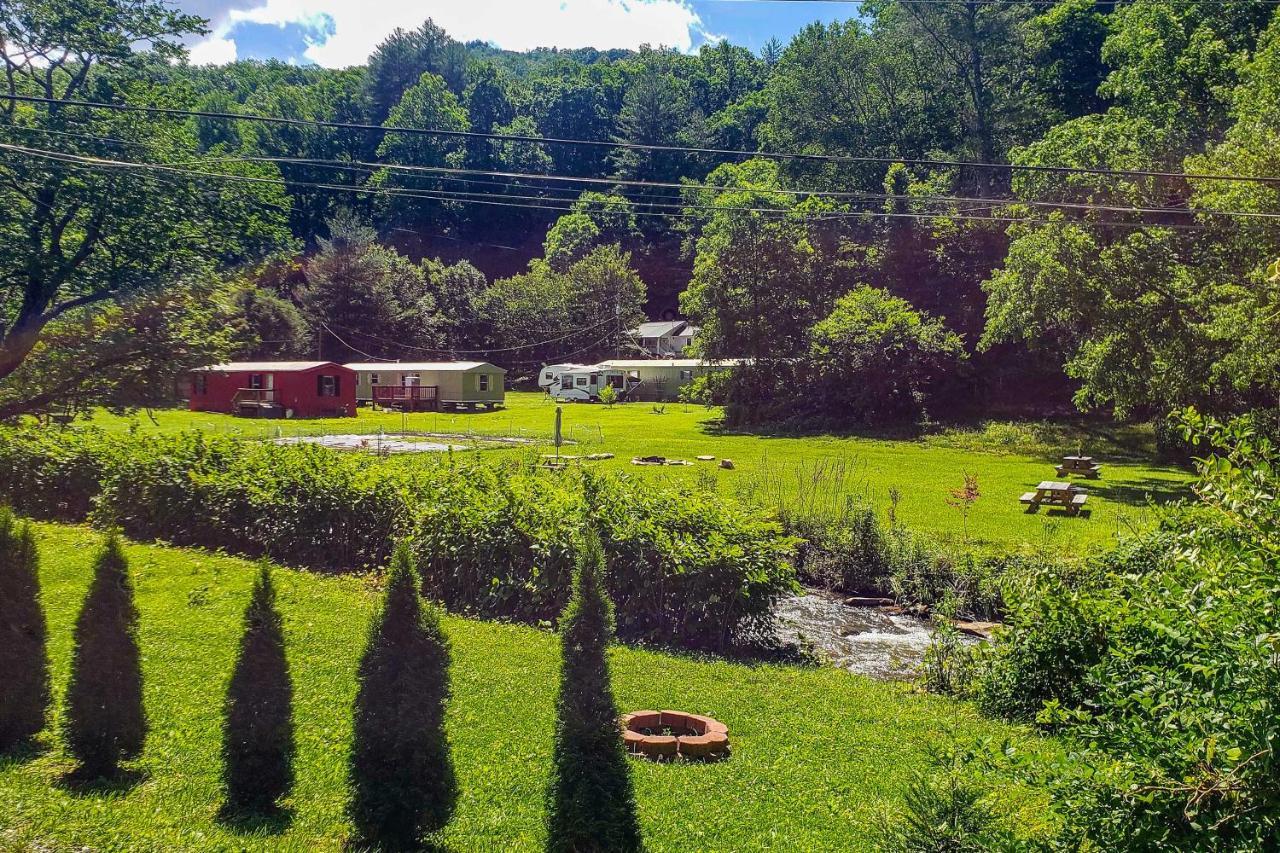 Whittier Smoky Mountain Vacation Rental With Hot Tub And Kayaks מראה חיצוני תמונה